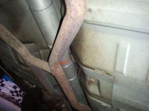 1998 Ford Crown Victoria - 1998 Ford Crown Victoria Tricky Vicky Under Carriage pictures August 2011