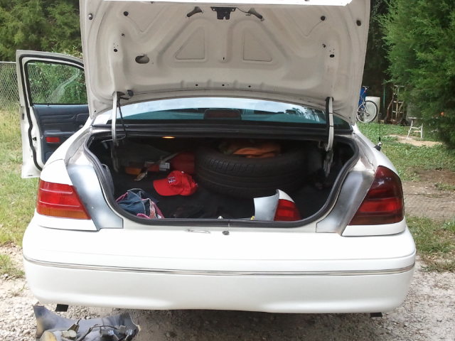1998 Ford Crown Victoria
Tricky Vicky
