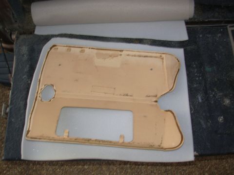 1997 Chevrolet Silverado 3500 - I cut the covers with a generous edge, marked the position of the cardboard on them with a black marker, and then sprayed the foam with 3M…