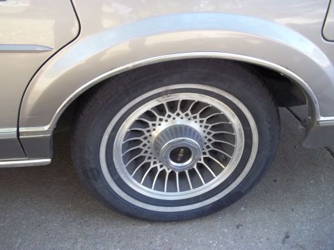 1988 Lincoln Town Car photo