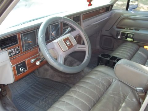 1988 Lincoln Town Car photo
