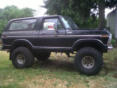 1979 Ford Bronco - This black Ford Bronco appears to be a 1978 model, not a 1979 as claimed.