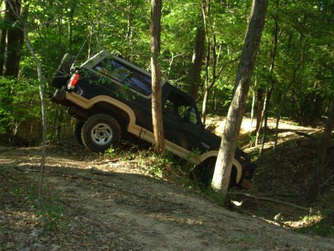 1983 Ford Bronco - I missed a turn and entered the Ditch from its steepest side.