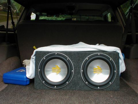 1995 Ford Bronco - the 2 12" aluminum conned MM124 MOMOs