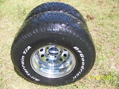 1986 Ford Bronco - on steel bullet hole rims 5 on 5.5