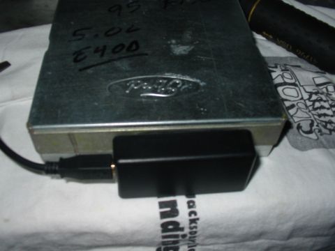 1992 Ford Bronco - tweecer R/T plugged into the J3 port with the USB cable attached The USB will allow me to connect the tweecer to my laptop and talk to it u…