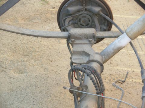 2004 Land Rover Land Rover - I chose this axle for its deep drop. The lack of ground clearance doesn't matter since the cross tube is so robust. I also have the option…