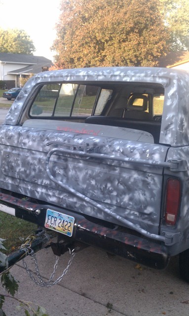 1978 Ford Bronco - This 1978 Ford Bronco has a unique custom paint job and is ready for towing.
