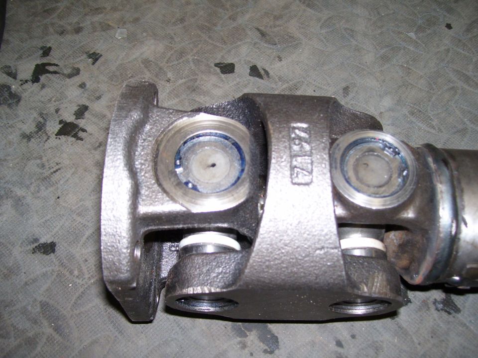 Custom driveshaft, started life as a front shaft for a F-350. 1350 U-joints with a custom 1350/1330 joint for the pinion flange.

For information on getting one of these sweet driveshafts talk to Jason at Thurlow Welding & Machine in Fargo, ND  (701) 282-2484