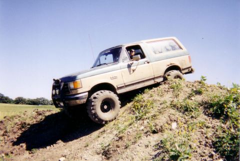 1989 Ford Bronco “BRONCASAURUS”