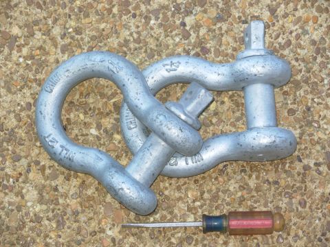 1983 Ford Bronco - I found these 1 1/4" (cross-section) shackles (galvanized cast iron) on sale at the Hot Springs AR off-road park, and they turned out…