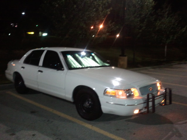 1998 Ford Crown Victoria Tricky Vicky
 Fog lights