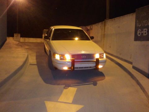 1998 Ford Crown Victoria - 98 p71 Tricky Vicky with her sexy fogs