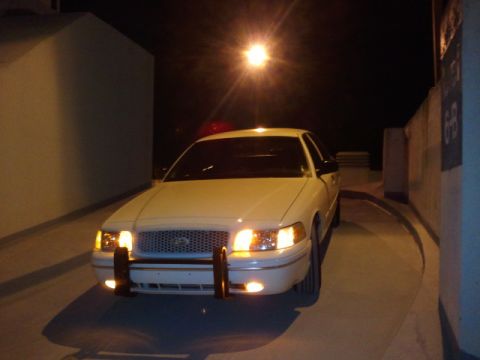 1998 Ford Crown Victoria - 98 p71 Tricky Vicky with her sexy fogs