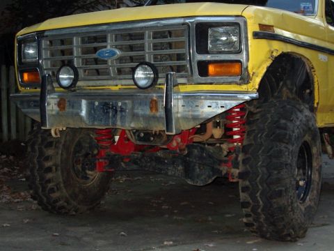1985 Ford Bronco - Cut the front bumper just for the hell of it.