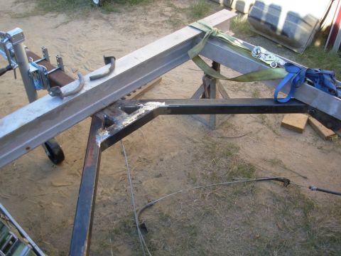 2004 Land Rover Land Rover - I borrowed a Lincoln wire-feed and burned the tongue together. It's certainly not professional-quality welding, but I'm not putting bulldoz…