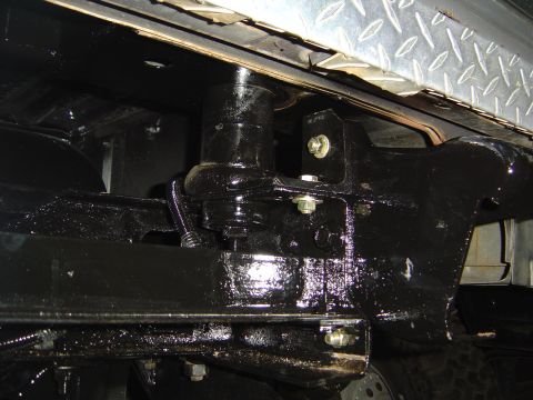 1986 Ford Bronco - 1/4" angled steel connecting the top of the frame to the upper bolt in the bumper bracket.