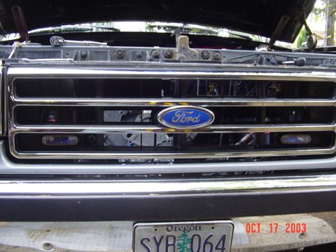 1989 Ford Bronco - Cant even see the change behind the grille
