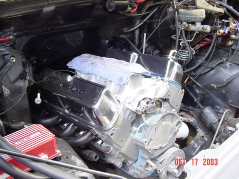 1989 Ford Bronco - Second valve cover after fighting with the tranny dipstick for a long time