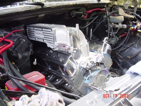 1989 Ford Bronco - I set the intake on to see how it fits