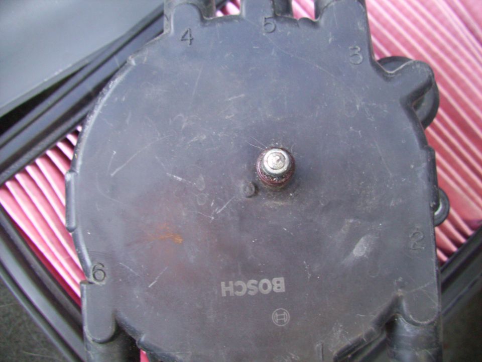 Bosch distributor cap with numbered terminals 1-6
