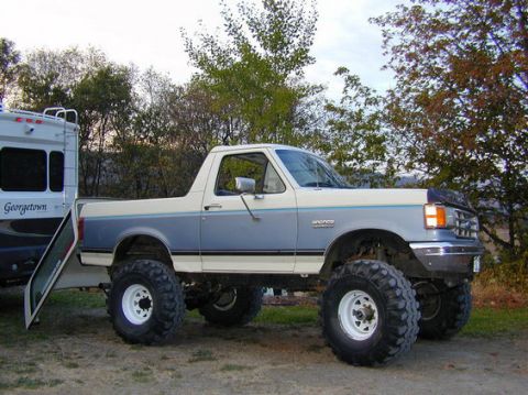 1988 Ford Bronco - Top off with the new 6" leafs
