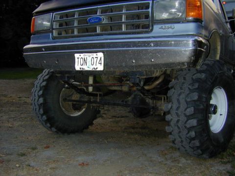 1988 Ford Bronco - Here you can see the steering set up