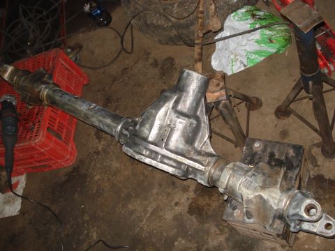 1980 Ford Bronco - A differential axle assembly is shown, with a Supermotors.net logo visible at the bottom right.