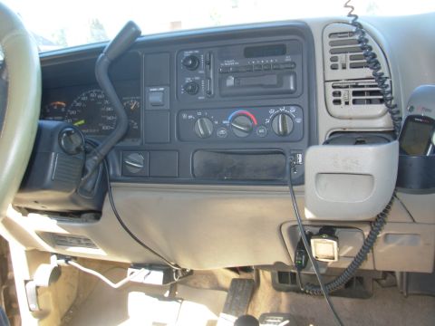 1997 Chevrolet Silverado 3500 - I finally found a gray knob in the JY and installed it. It's 180° out from the previous knob, so I need to rotate the switch to make it mor…