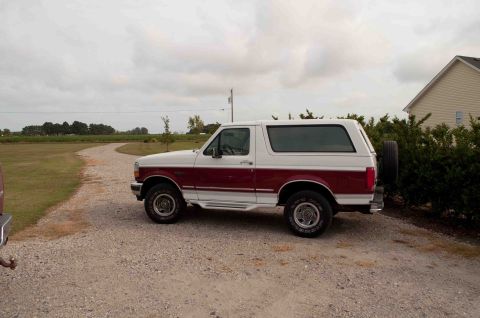 1995 Ford Bronco photo