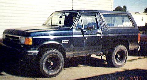 1989 Ford Bronco - Here the rear 1/4 is painted black....09/22/03