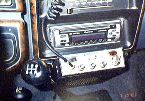 1989 Ford Bronco - My new cd player. 10/07/03.