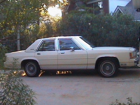 1989 Ford LTD Crown Victoria photo