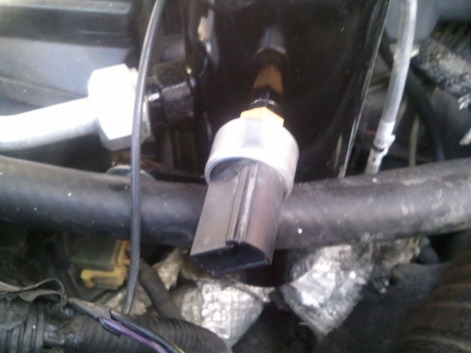 AC system pressure sensor with electrical connector