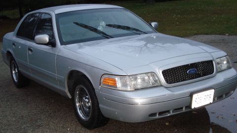 2000 Ford Crown Victoria - 2000 Ford Crown Victoria exterior photo, front quarter view.