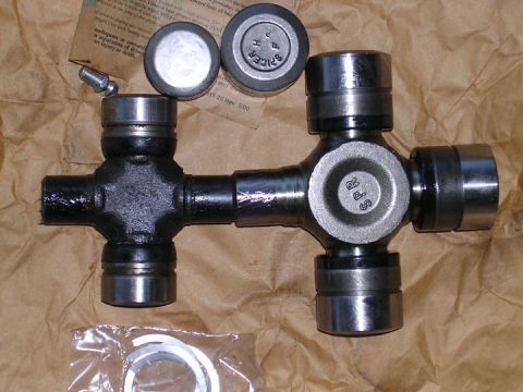 1994 Ford Bronco - 44 u joint compared to a 60. BIG difference