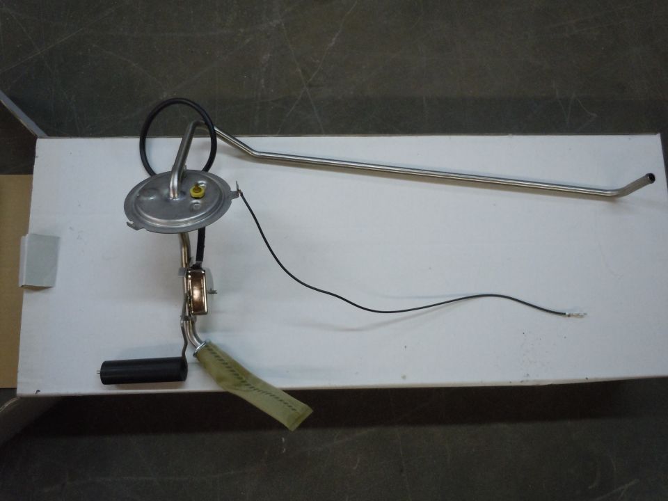 Fuel sending unit with float arm and filter sock