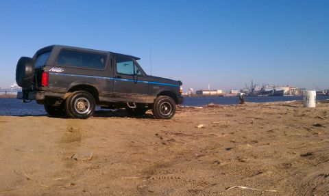 1992 Ford Bronco photo
