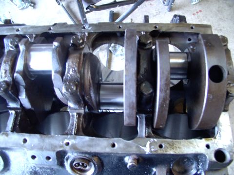 1983 Chrysler Fifth Avenue - Torqued in the mains in three stages, ending at the 85 ft/lbs spec'd in teh manual. Twirls beautifully. Even remembered the rear main seal.