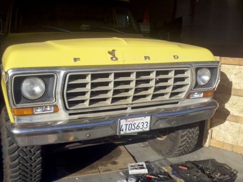 1978 Ford Bronco - I was gonna replace the round headlights with the square set. I think it will look cleaner with the fog lights....