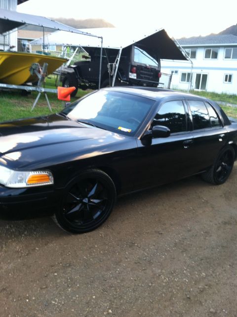 2001 Ford Crown Victoria photo