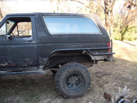 1986 Ford Bronco - This Ford Bronco appears to be from the early 1980s, modified for off-road use.
