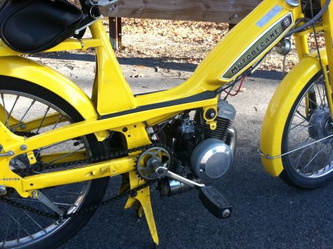 1981 Garelli Rally Sport - This yellow moped is branded Motobecane, not a 1981 Garelli Rally Sport.