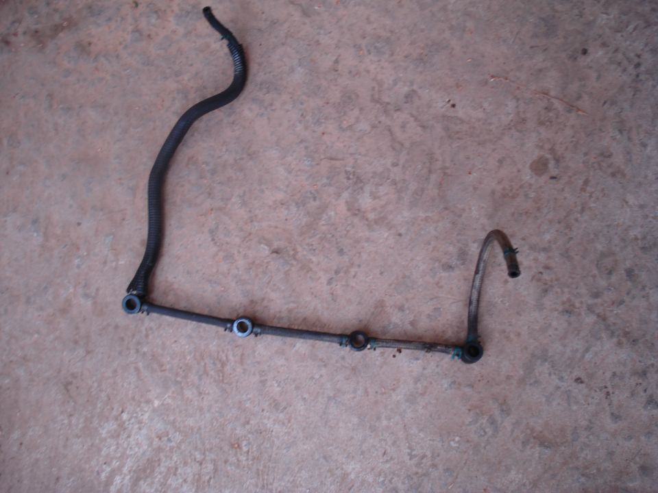 fuel line assembly with a flexible hose and metal tubing