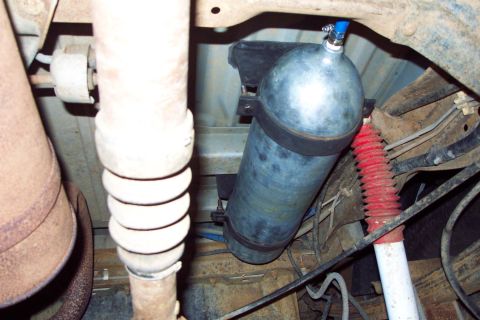 1996 Ford Bronco - Stainless Steel 3 1/4 Gallon SCUBA Tank. (10/18/2003)
