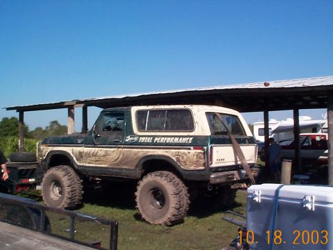 1992 Ford Bronco - Nice '78 or '79 fullsize. Didn't get to see this one in action.