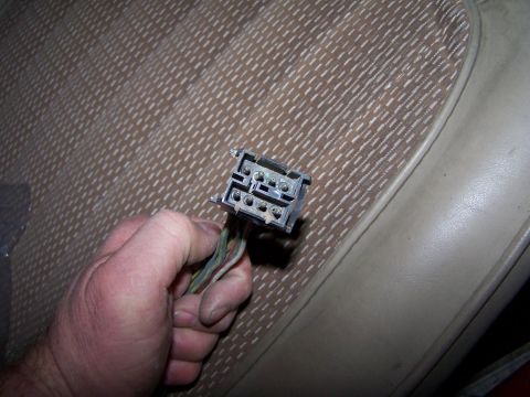 1973 Ford Bronco - Steering column side of turn signal plug.