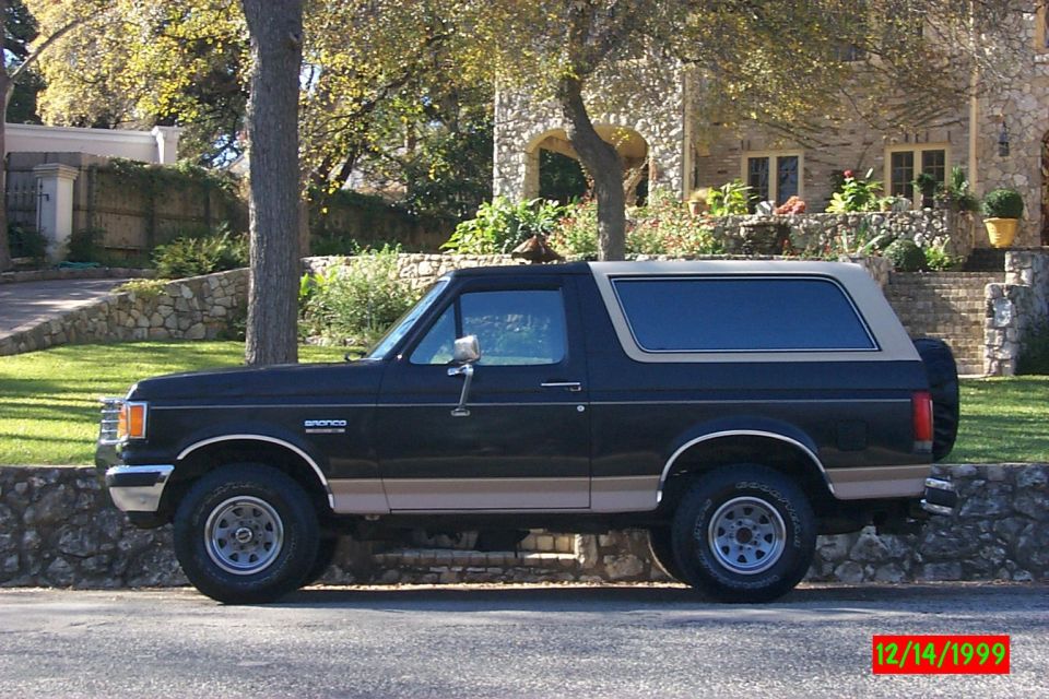 1988 Ford Bronco “TRUCK”