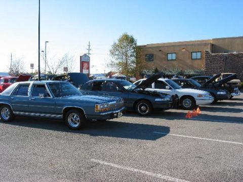 1988 Ford Crown Victoria - Kentuckiana Panther Association - (left-right) me, OFCJAX, Colonel, Embassy. "Chipdog" had left by the time we took pictures.