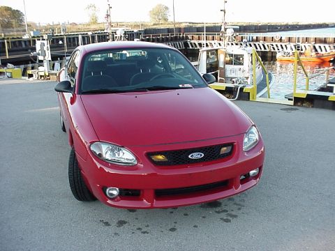 2003 Ford Escort photo
